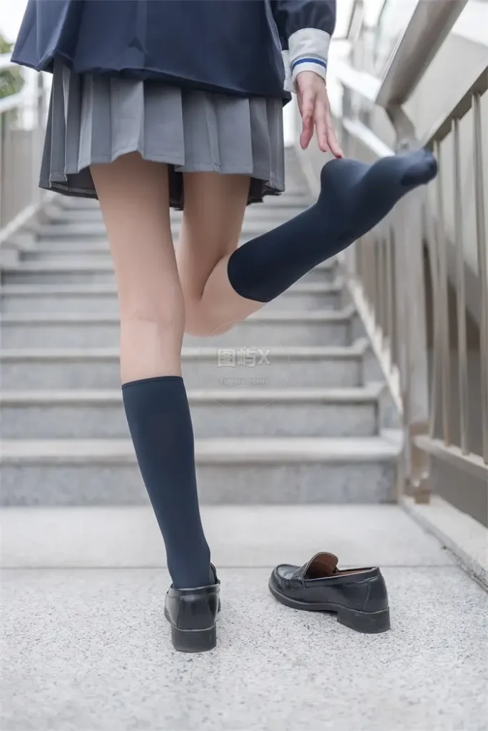 风之领域 No.022 天桥上的短裙妹子 [50P-74MB]-图屿X