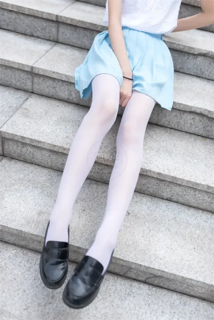 风之领域 No.028 蓝短裙的白丝姐姐 [50P-182MB]-图屿X