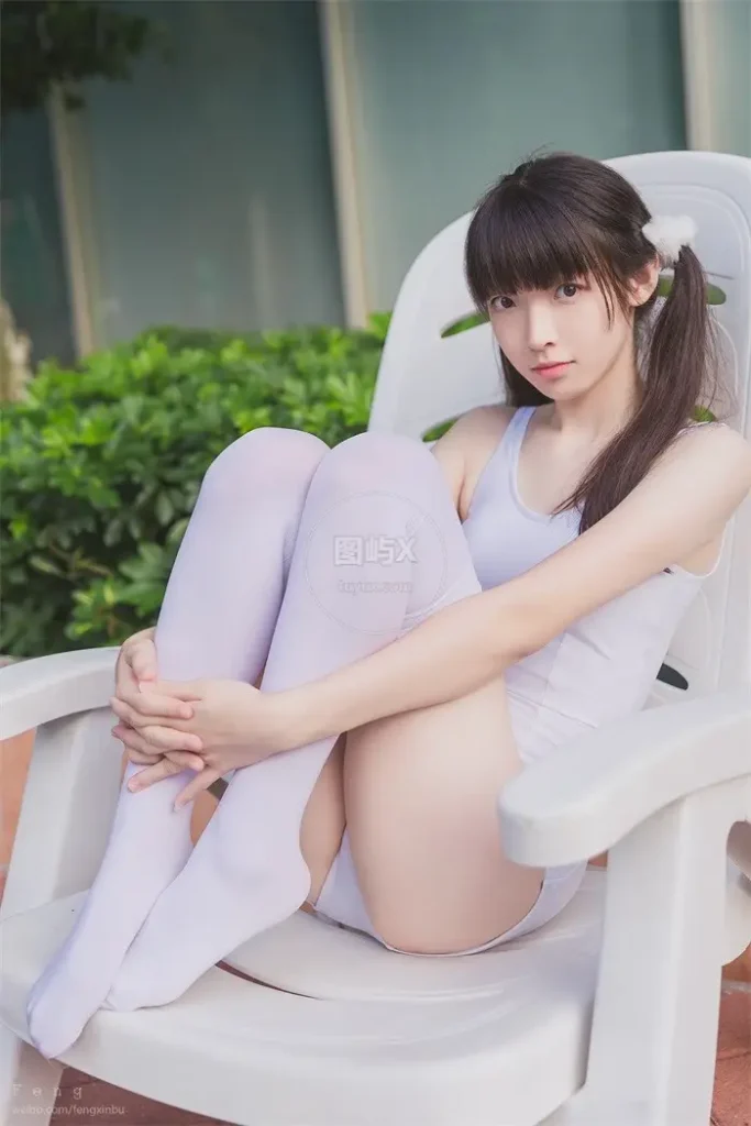 风之领域 No.053 泳池边的长腿MM [29P-42MB]-图屿X