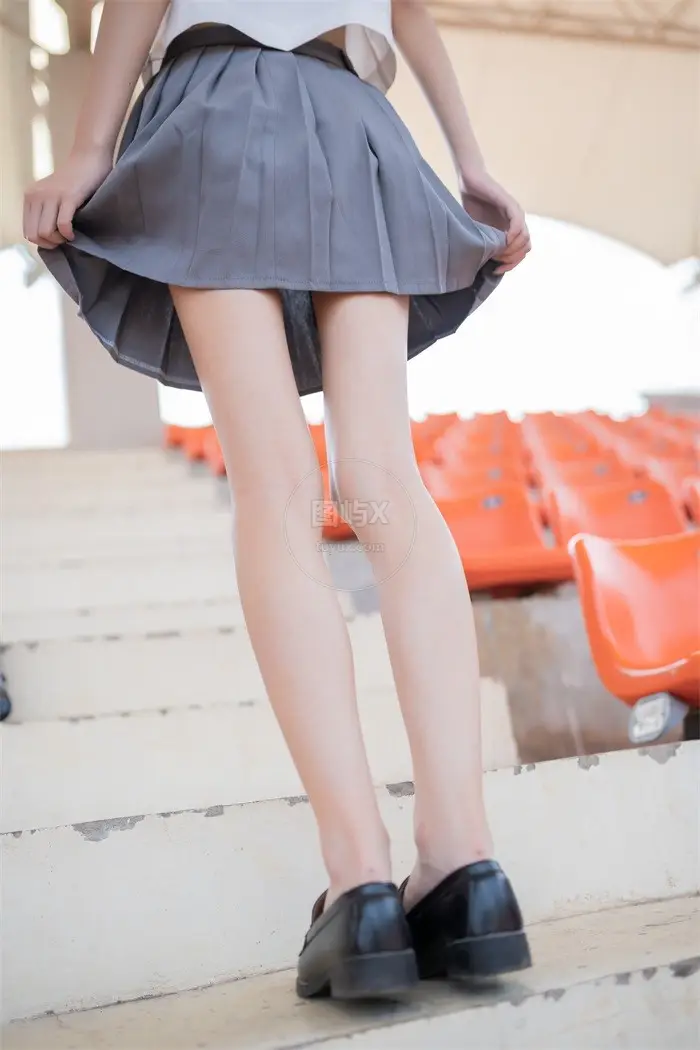 风之领域 No.060 在无人的体育场 [51P-170MB]-图屿X