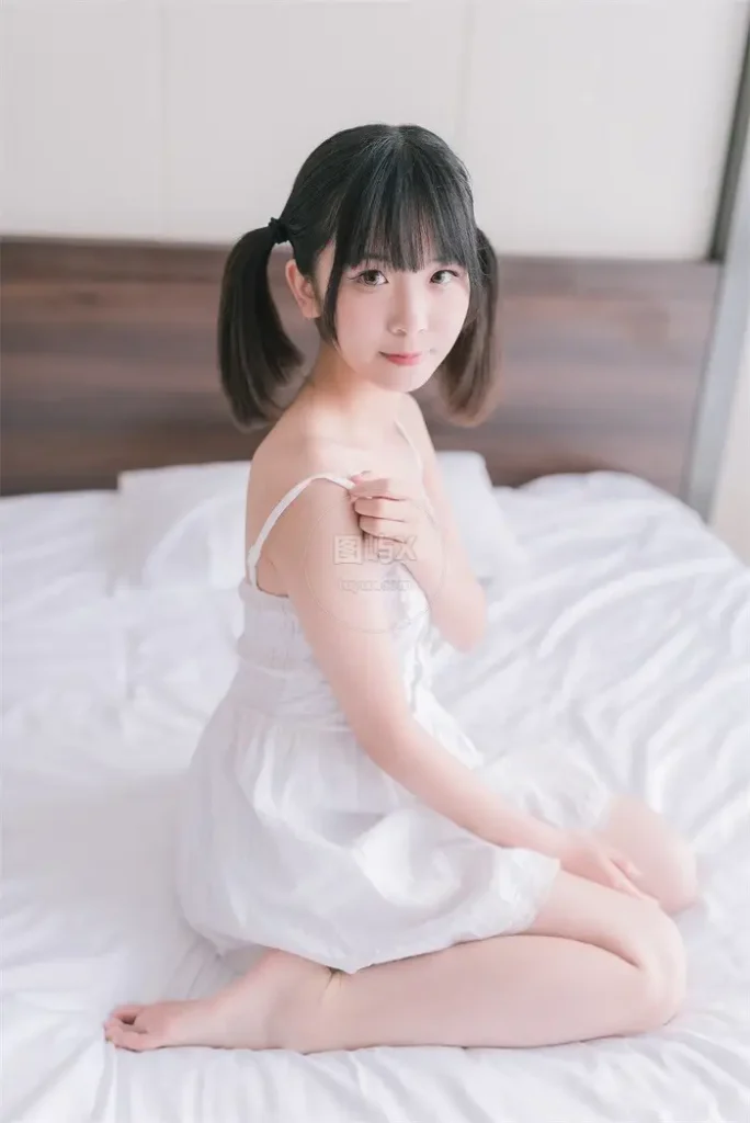 风之领域 No.084 白色的睡衣裙 [47P-193MB]-图屿X