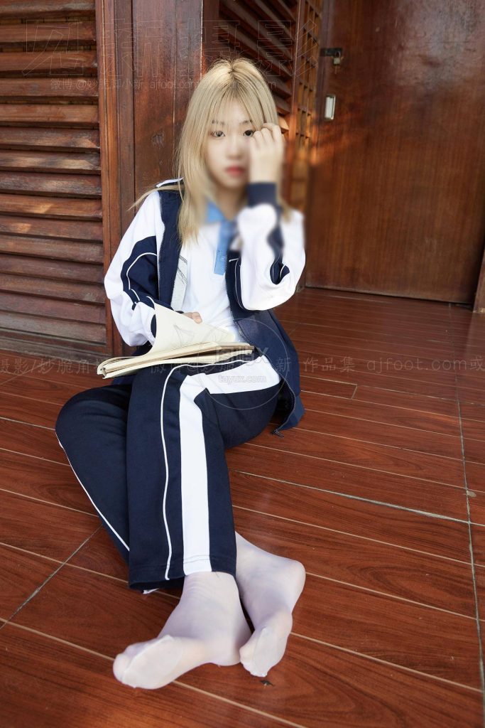 见新摄影 NO.042 黄头发甜美甜美小姐姐 - 最后合作 [120P-1V-1.1GB]-图屿X