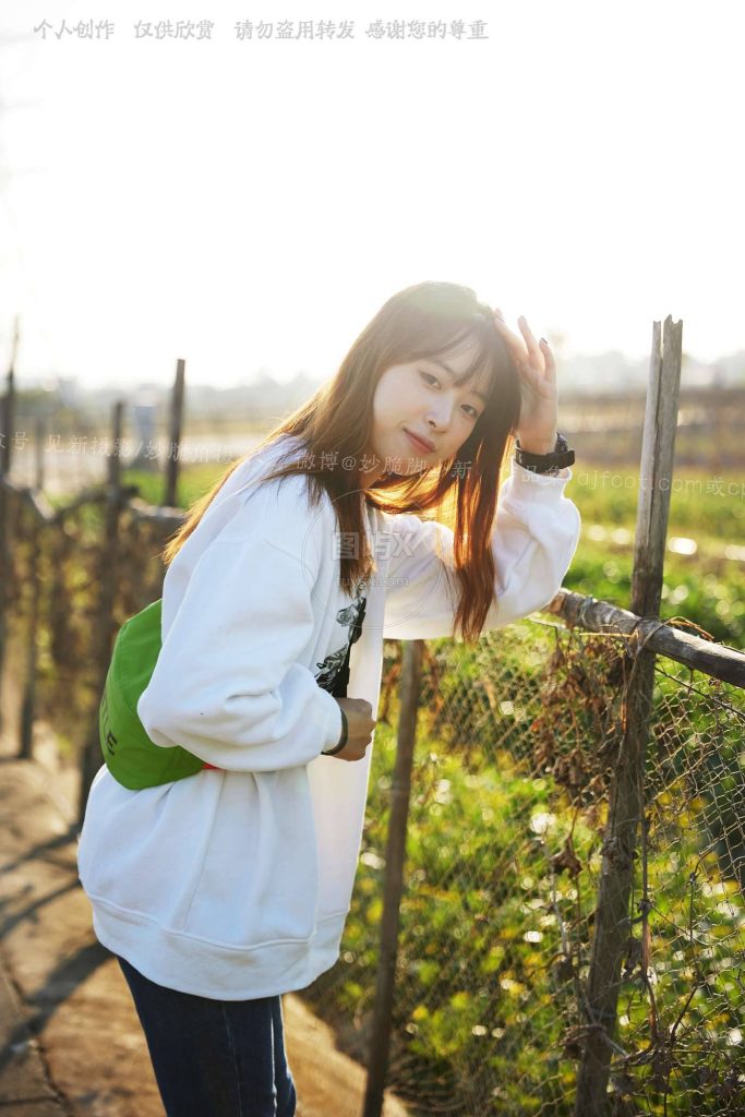 见新摄影 NO.032 追赶落日余晖的逆光少女 [133P-1V-950MB]-图屿X