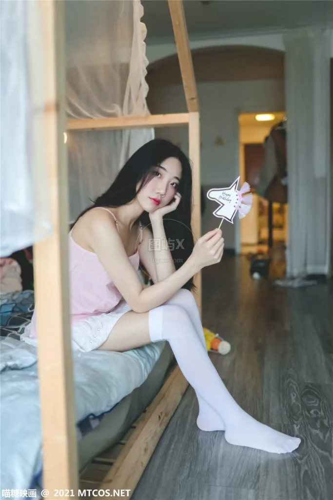 喵糖映画 VOL.406 粉裙民宿 [28P-164MB]-图屿X