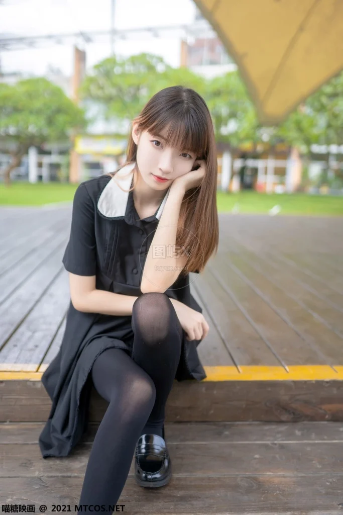 喵糖映画 VOL.423 黑裙黑袜 [35P-255MB]-图屿X