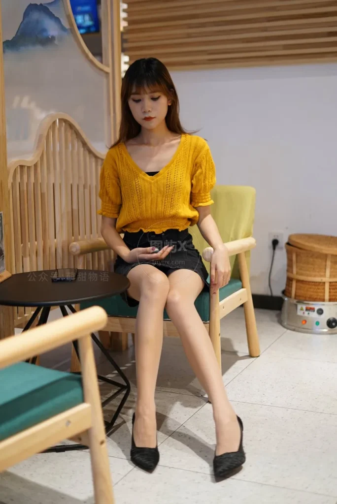 萌甜物语 XM105《金麦色针织衫-琪琪》 [98P-1V-204MB]-图屿X
