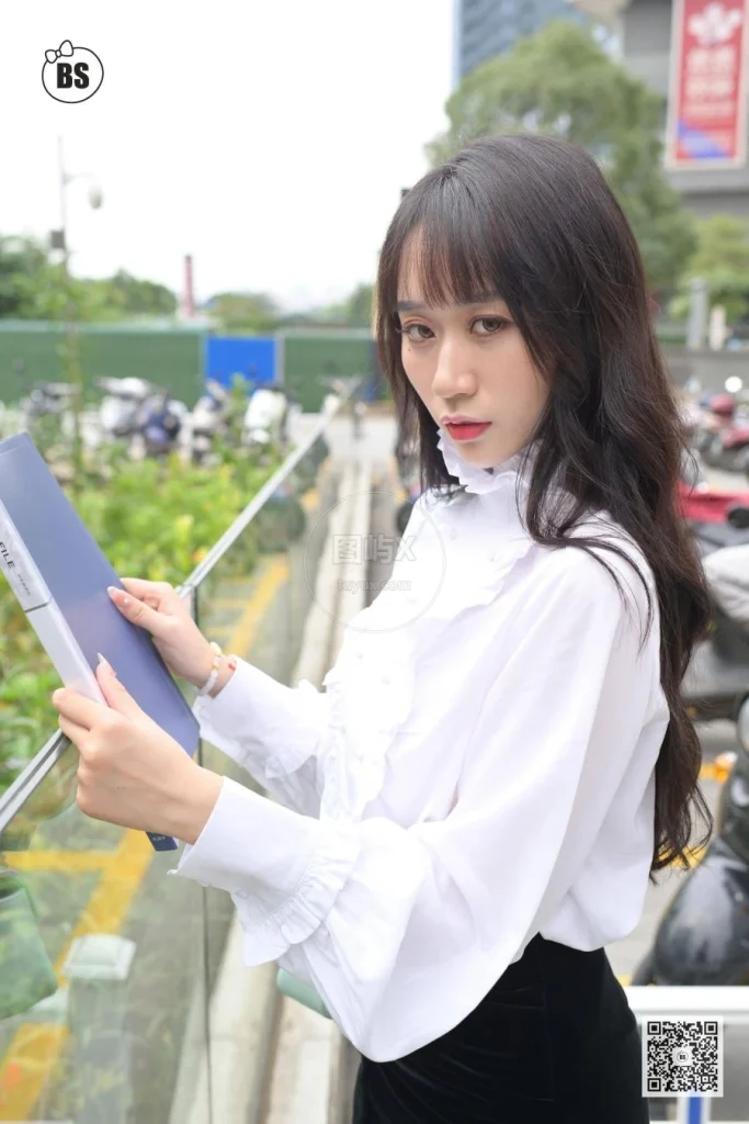 我丝你想 MX007 美西 公交车站奇遇记2 [71P-76MB]-图屿X