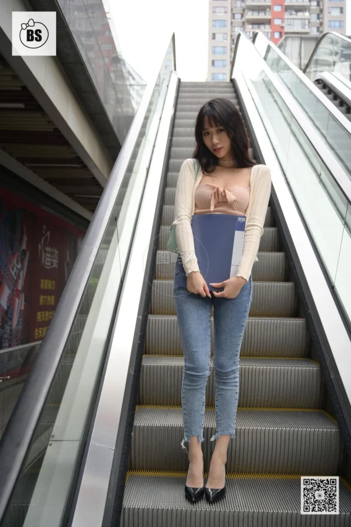 我丝你想 MX008 美西 公交车站奇遇记3 [73P-97MB]-图屿X