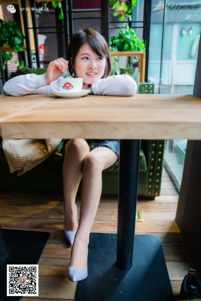 袜涩写真 VOL.014 新模瑞拉咖啡店 [65P-1V-1.2GB]-图屿X