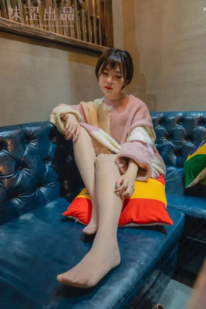 袜涩写真 VOL.048 暖暖的大毛衣 [43P-710MB]-图屿X