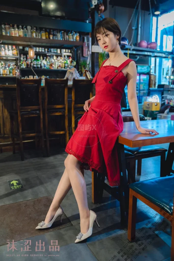 袜涩写真 VOL.057 暖暖红色长裙 [50P-155MB]-图屿X