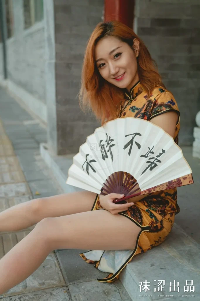 袜涩写真 VOL.074 刘哈哈-黄袍 [53P-105MB]-图屿X