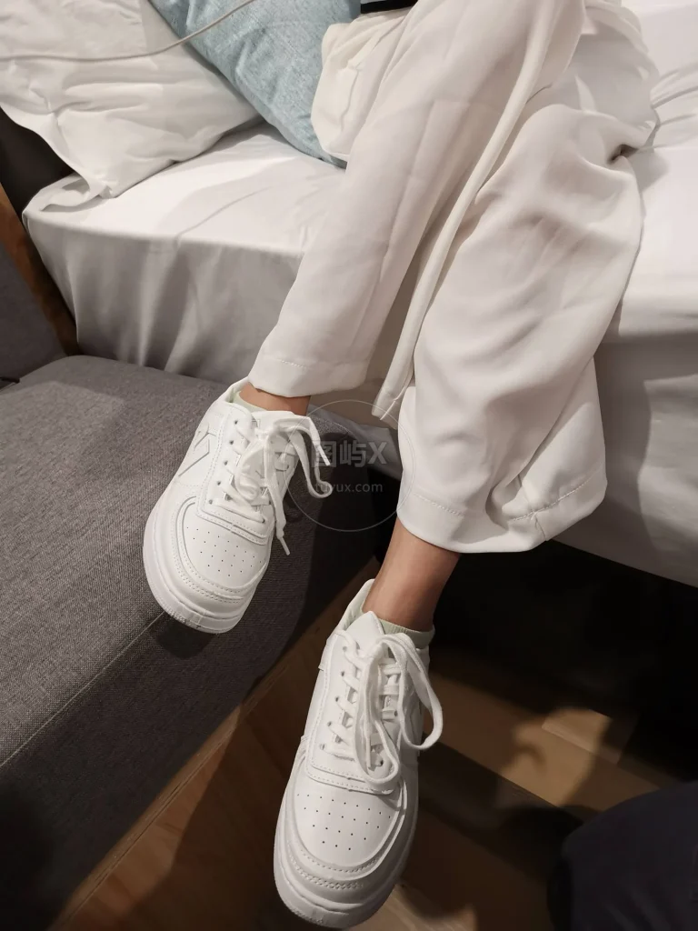 鱼鱼足影 NO.004 珺珺 [148P-1V-741MB]-图屿X