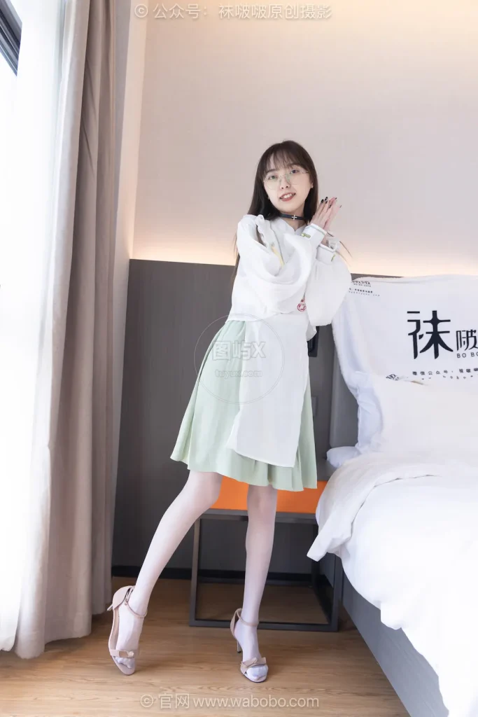 BoBoSocks袜啵啵 NO.674 稚予-高跟凉鞋、薄白丝、裸足（黑色美甲） [145P-1V-5.2GB]-图屿X