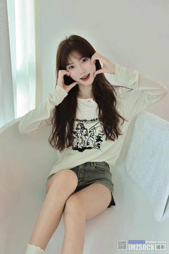 Imzsock爱美足 No.250 小佳 [117P-1V-3.4GB]-图屿X