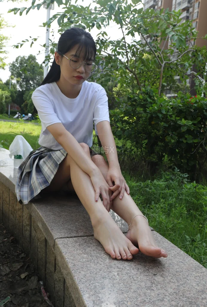 Pary学生模拍 NO.003 大学生婉萍的雪白美脚 [169P-888MB]-图屿X