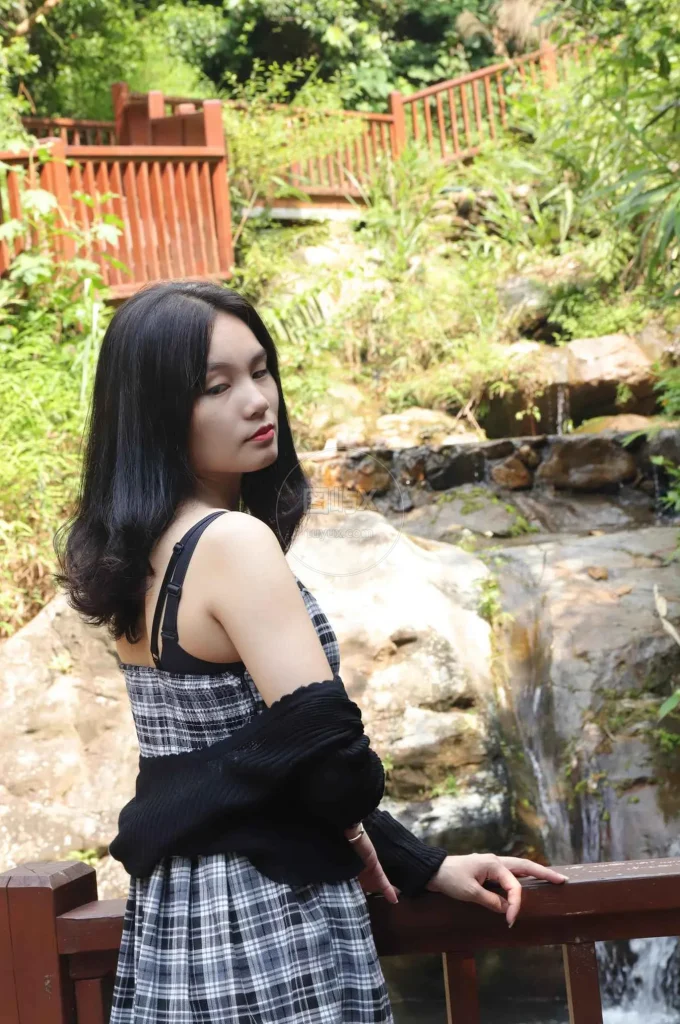 Pary学生模拍 NO.004 山林深处有美女之彩铃 [125P-671MB]-图屿X