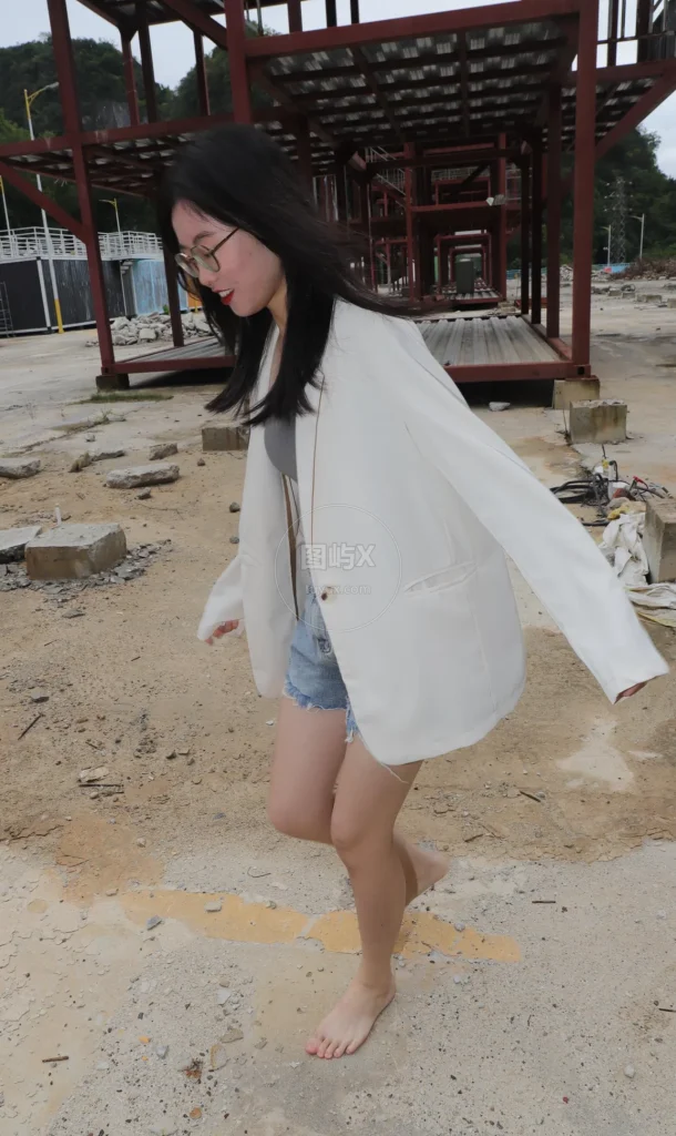 Pary学生模拍 NO.018 珊珊创意产业园吊带赤脚 [97P-326MB]-图屿X