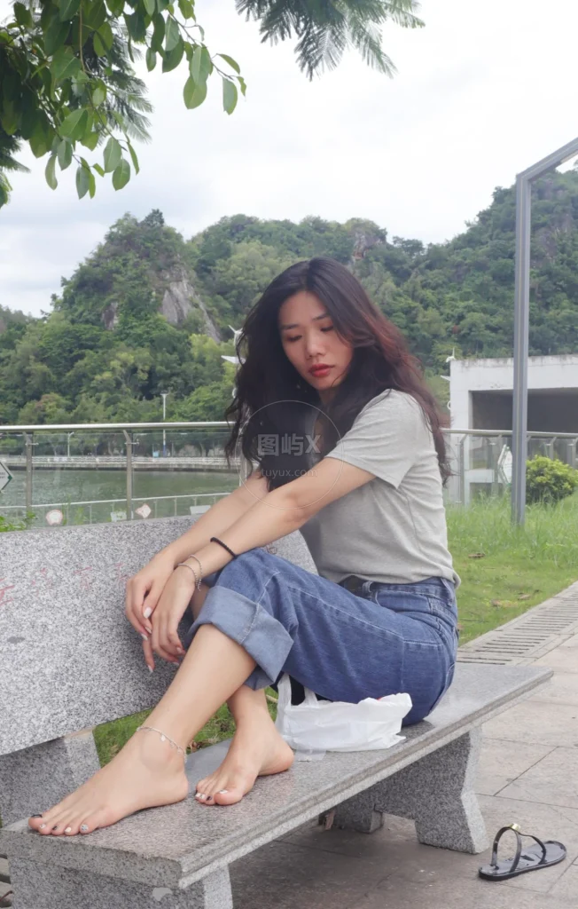 Pary学生模拍 NO.031 小允牛仔裤精致美甲红润脚底 [144P-752MB]-图屿X