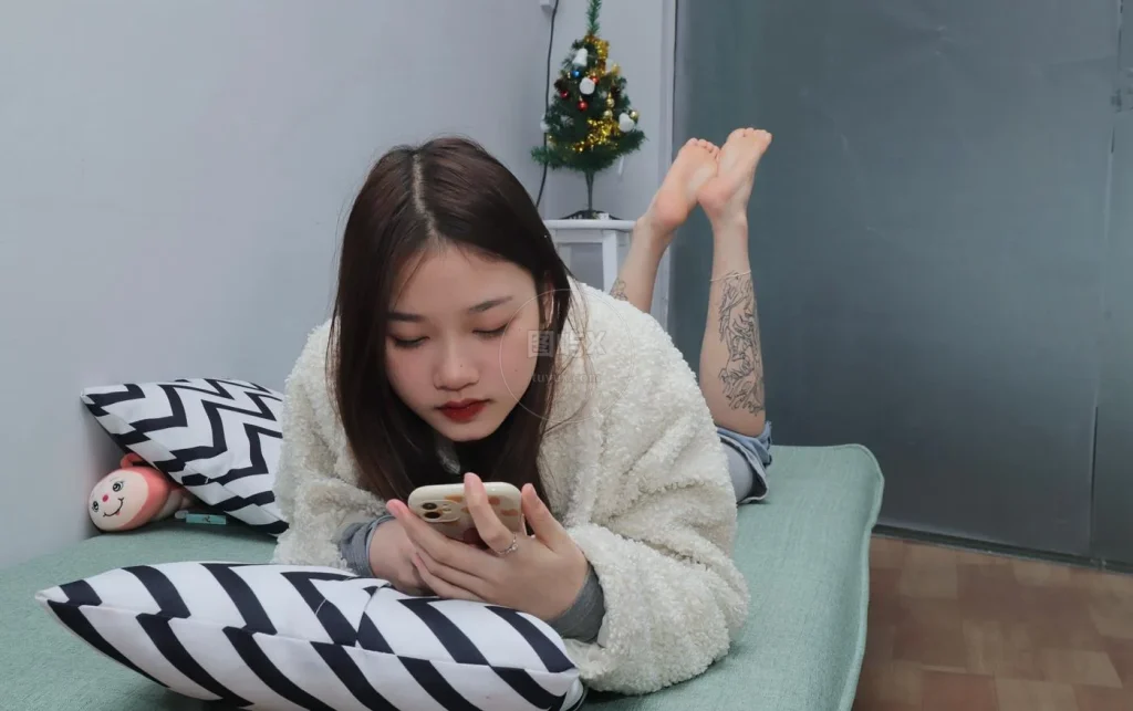 Pary学生模拍 NO.047 大美女婉华再次展示39码超白大美脚 [120P-287MB]-图屿X