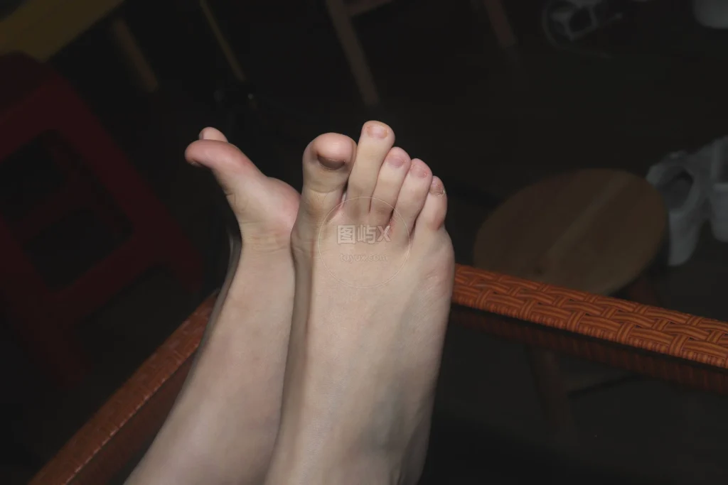 Pary学生模拍 NO.107 美女桃桃的脚底就像豆腐一样嫩滑 [107P-740MB]-图屿X