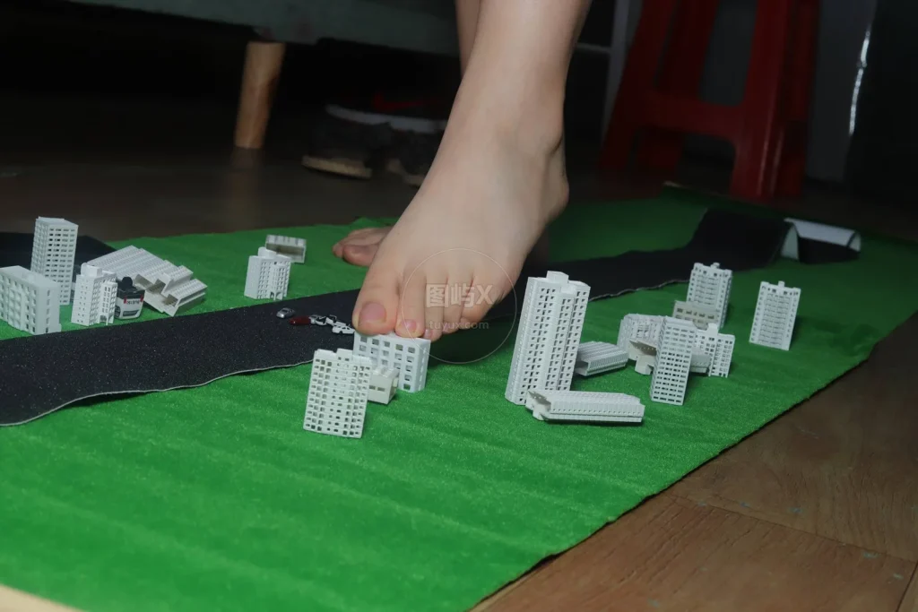 Pary学生模拍 NO.112 换个视角拍摄小敏，城市模型 [102P-636MB]-图屿X