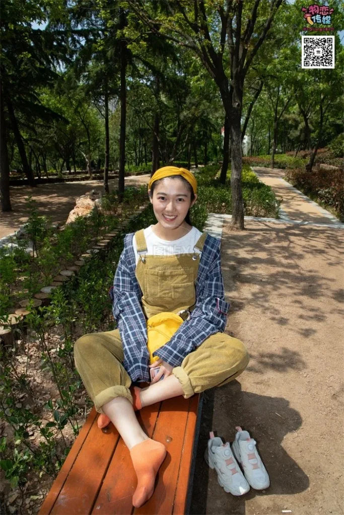 物恋传媒 NO.013 气质独特的邻家小妹，粉色小棉袜加白袜哦 [187P-1.2GB]-图屿X