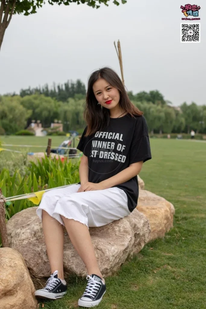 物恋传媒 NO.021 夏日么么茶，清新棉袜配黑色帆布鞋 [223P-1V-3.1GB]-图屿X