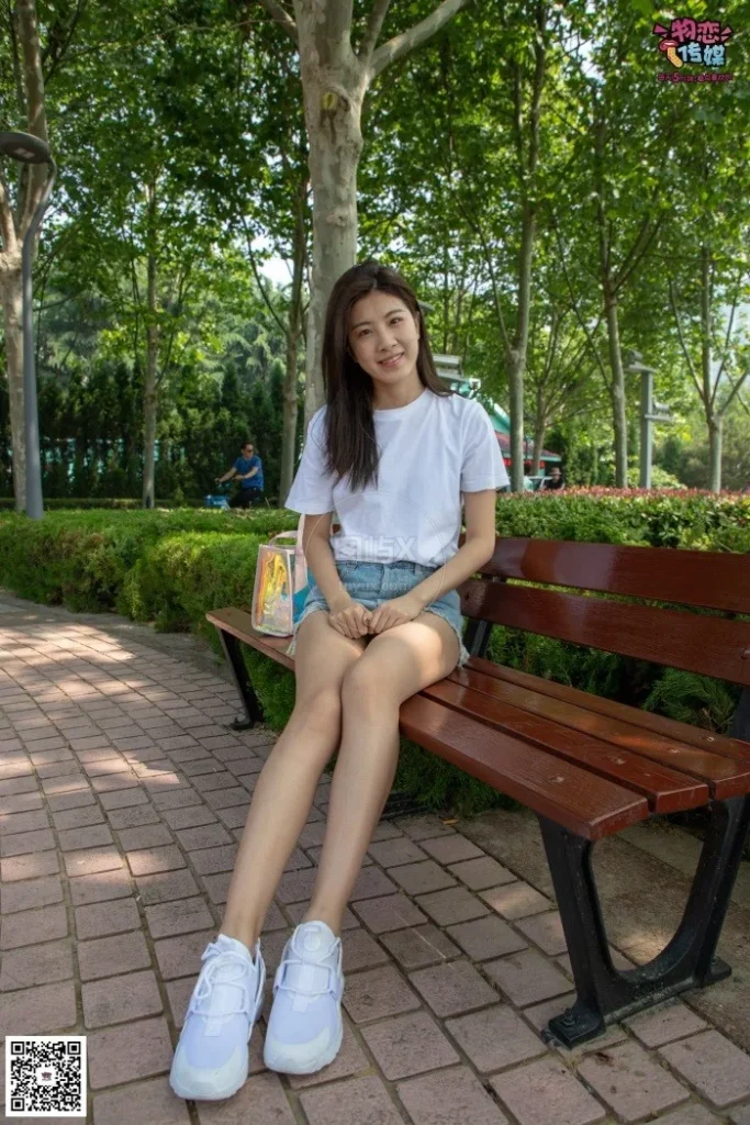 物恋传媒 NO.022 美，从未如此简单。白色复古跑鞋搭配短筒白棉袜和船袜 [274P-1V-2.8GB]-图屿X