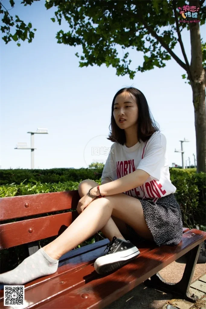 物恋传媒 NO.024 黑灰色彩，不一样的纯情 [167P-1V-1.7GB]-图屿X