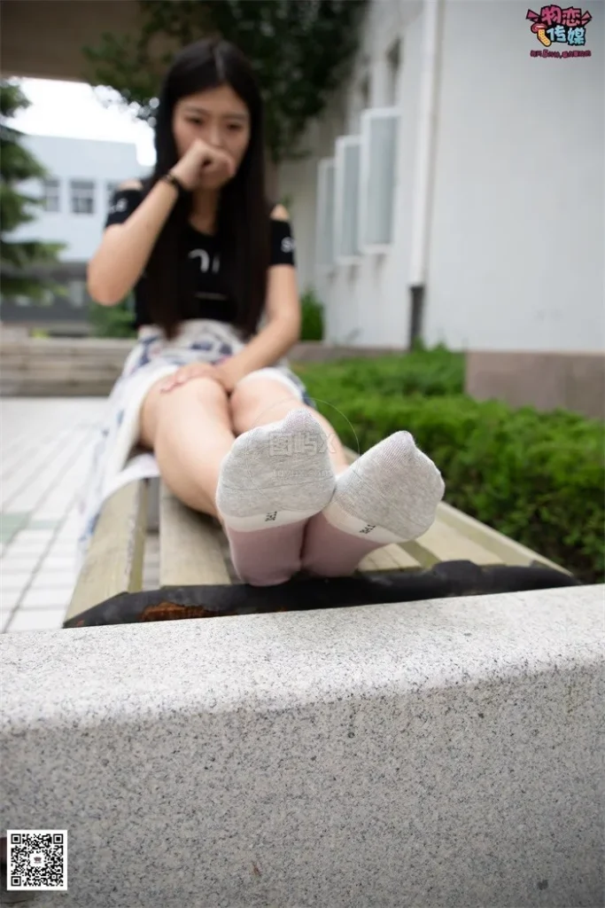 物恋传媒 NO.029 99年大二大眼睛女生哦。肉丝和卡通船袜登场。 [154P-852MB]-图屿X