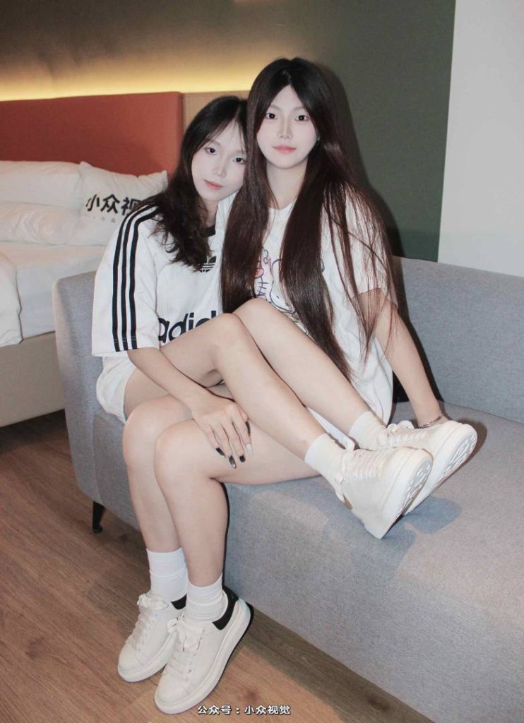 小众视觉 013-小苹果和芳芳双人休闲短裤 [130P-2V-5.8G]-图屿X