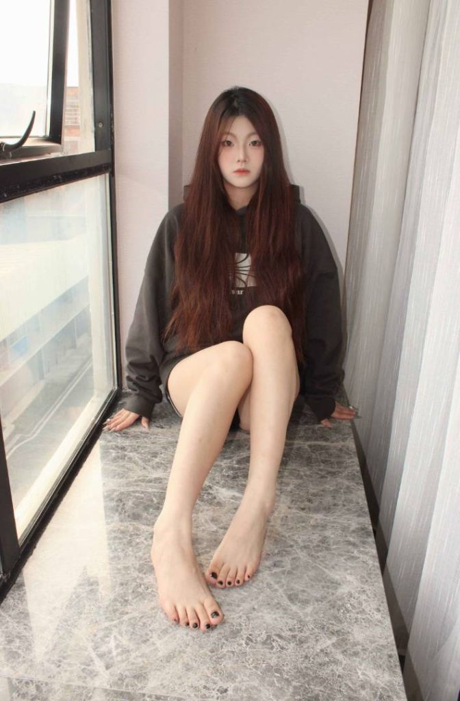 小众视觉 018-芳芳 [100P-1V-2.4G]-图屿X